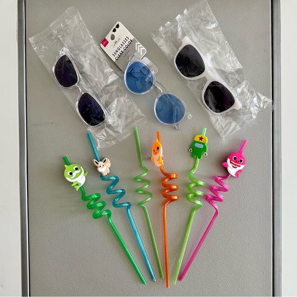 BONUS Fun Party Entertainment, Favors & Props | 24 Piece | Kids Games & Crafts - Picture 8 of 12